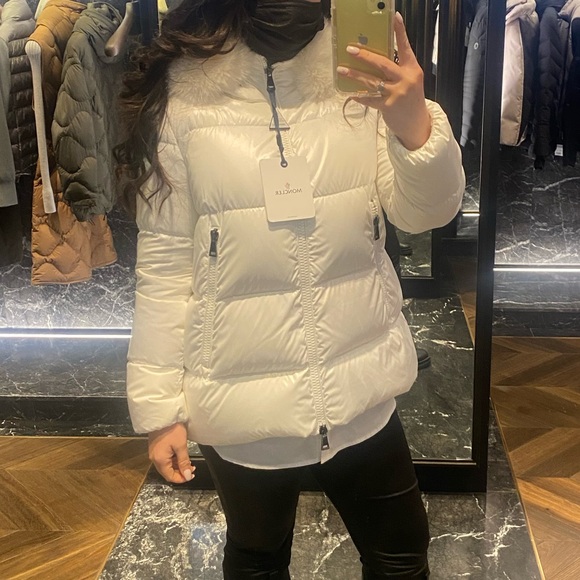 White Moncler Laichefur Hooded Short Down Jacket - Picture 2 of 16